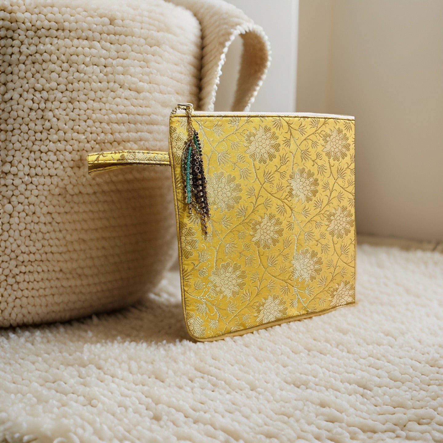 Floral Vines Silk Saree Wristlet