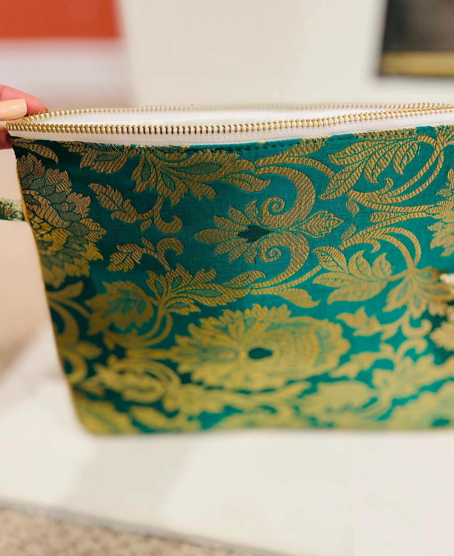 Royal Green Silk Saree Wristlet