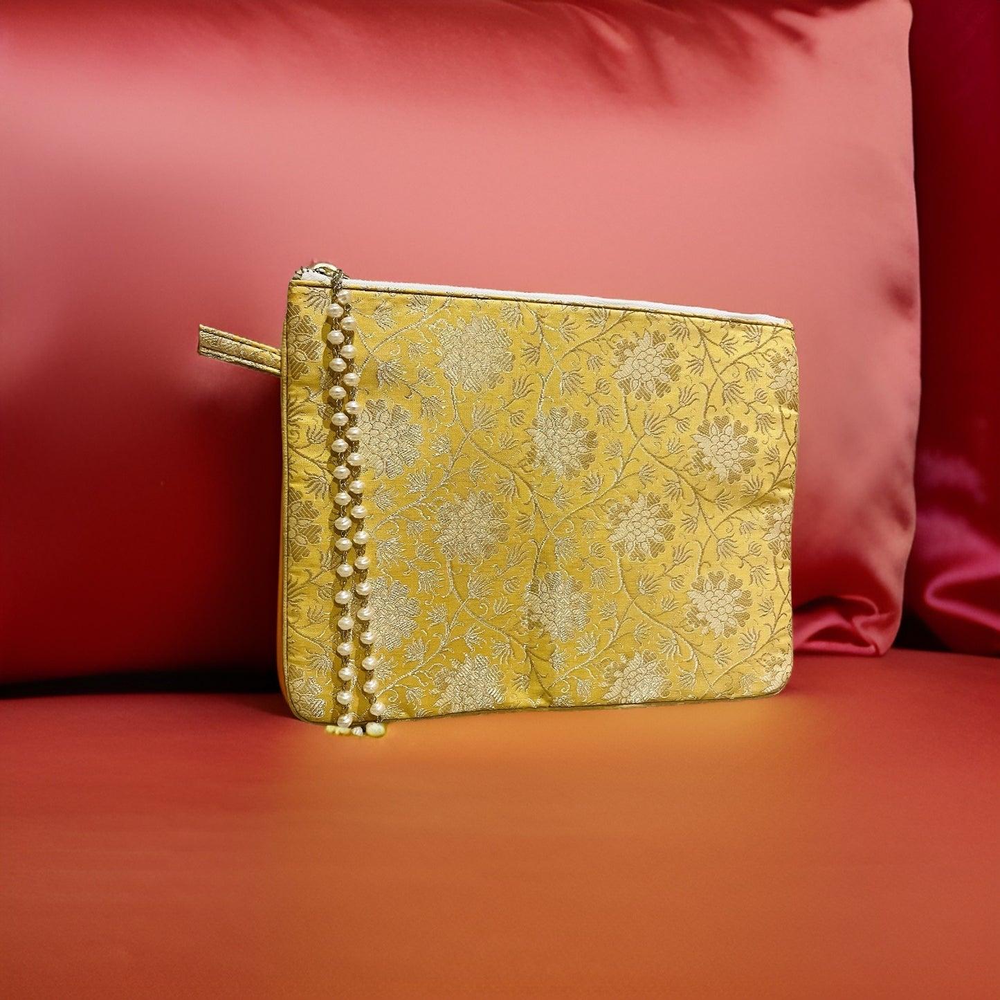 Floral Vines Silk Saree Wristlet