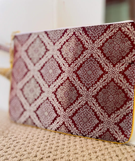 Royal Tiles Silk Saree Wristlet