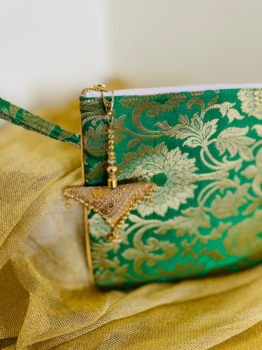 Royal Green Silk Saree Wristlet
