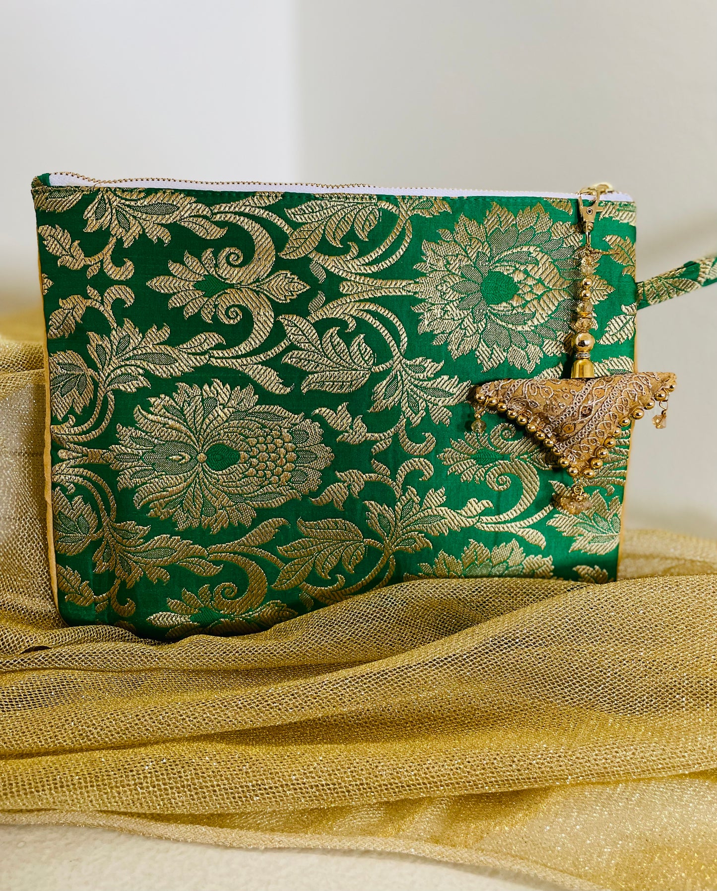 Royal Green Silk Saree Wristlet