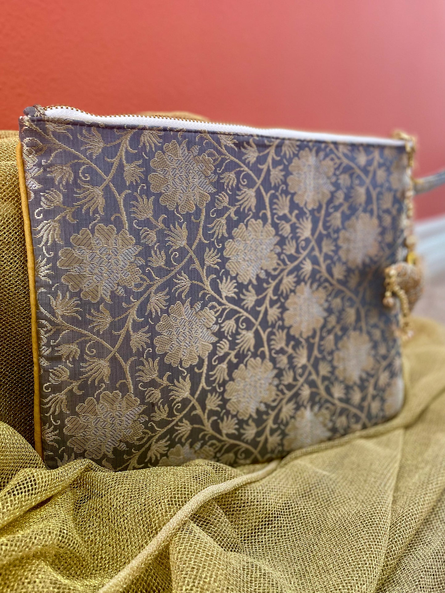 Floral Vines Silk Saree Wristlet